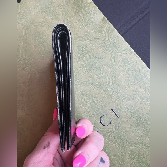 Authentic Gucci Wallet, Mens - Picture 8 of 12